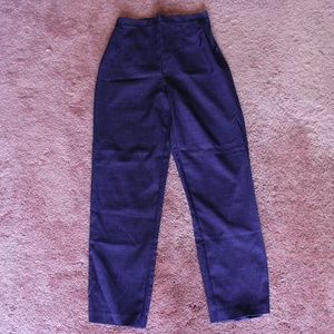 High Waistes Violet loose fitting cropped pants
